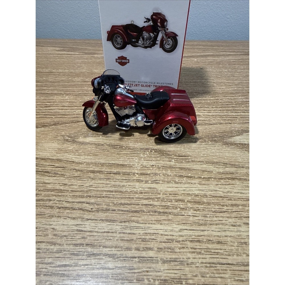 Hallmark Keepsake Christmas Ornament Harley Davidson 2011 Red Street Glide Trike